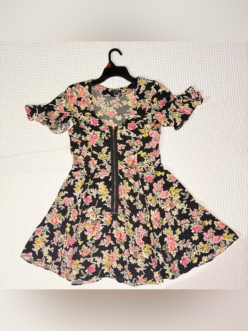 Millau Floral Mini Dress Size S 100% Cotton Black Pink Front Zip Ruffle Sleeve